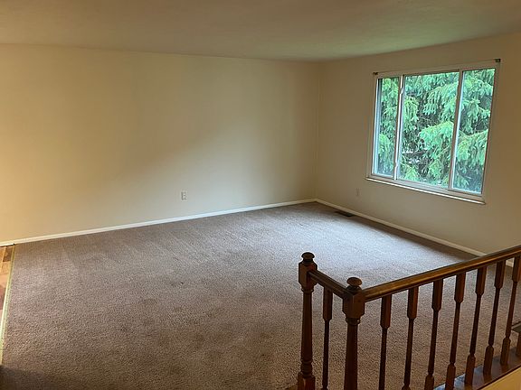 5th image of 8734 Crestpointe Dr