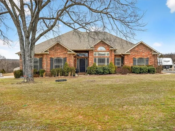 1407 N Camp Trl, Van Buren, AR 72956