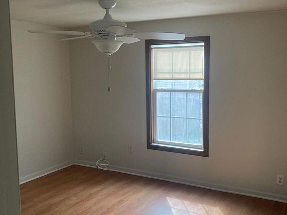 3rd image of 18910 SE 55th Pl
