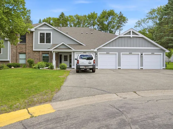 6869 Langford Dr, Edina, MN 55436