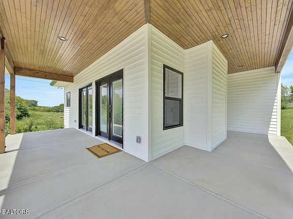 2nd image of 1730 Goddard Ln