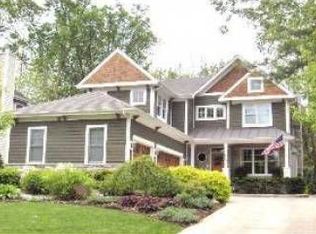 329 Hill Ave, Glen Ellyn, IL 60137