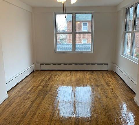 3rd image of 2440 Throop Ave #1