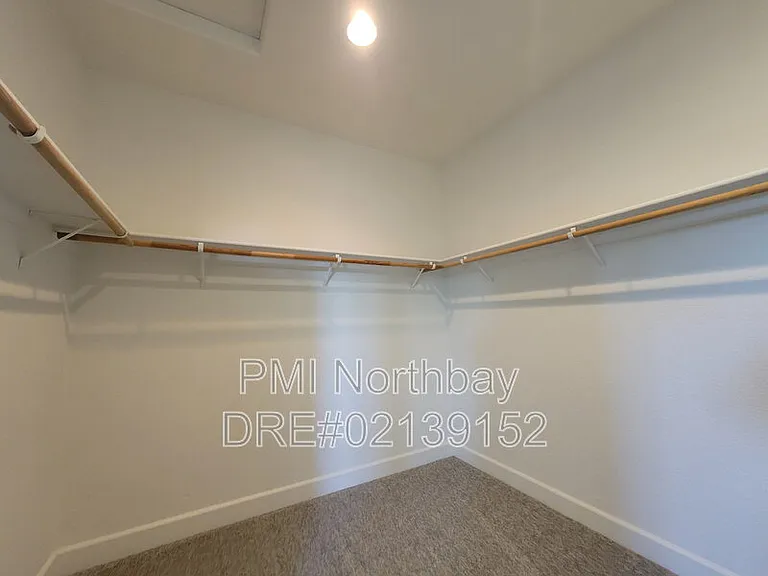 481 Lexington Dr — Photo 12