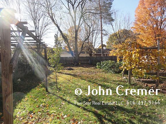 5th image of 1530 Royal Oak St SW