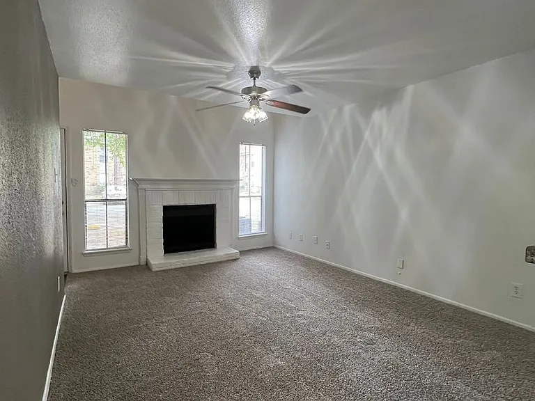 Cypresswood Crossing Apartments — Photo 17