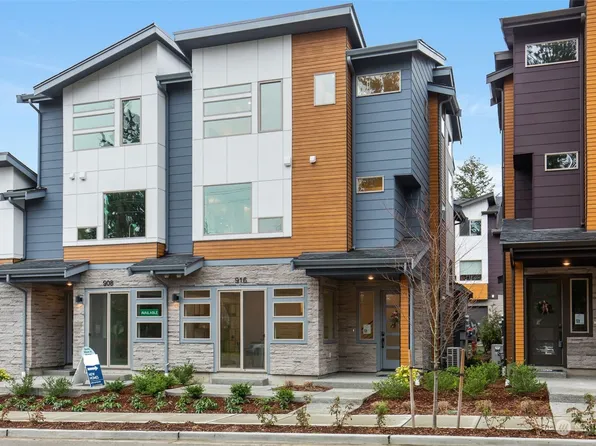 954 Dove Tail Lane NW #4, Bainbridge Island, WA 98110