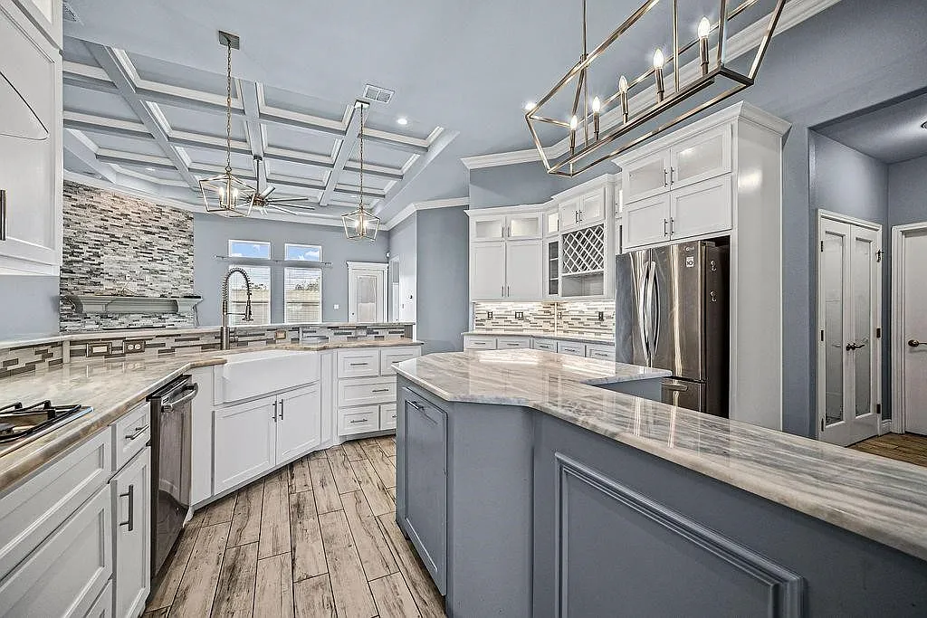 4 bed, 3.0 bath, 2598 sqft, $2,550 — Photo 4