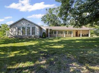 1015 S Wyckford Rd, Olathe, KS 66061