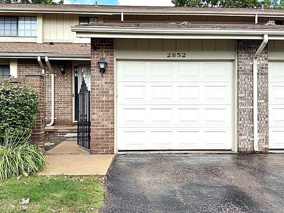 2nd image of 2852 Trailwood Dr