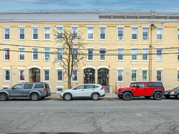 420 Division St APT 3, Perth Amboy, NJ 08861