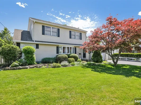 320 Jordan Rd, New Milford, NJ 07646