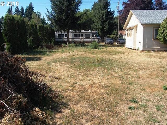 2nd image of 240 NE 3rd Ave