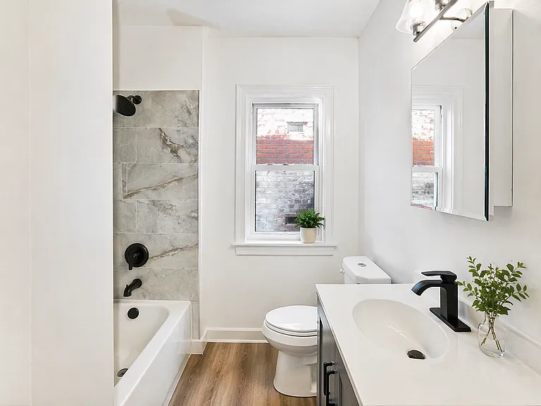 2509 Gladstone St #2 — Photo 5