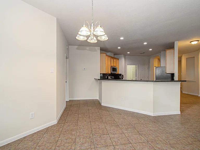 1904 Roaring Springs Ct — Photo 11