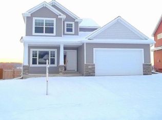 3380 Bridgeview Dr SE, Rochester, MN 55904