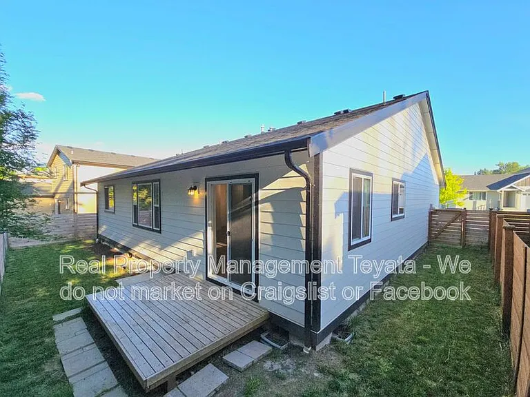 6270 Fernridge Dr — Photo 13