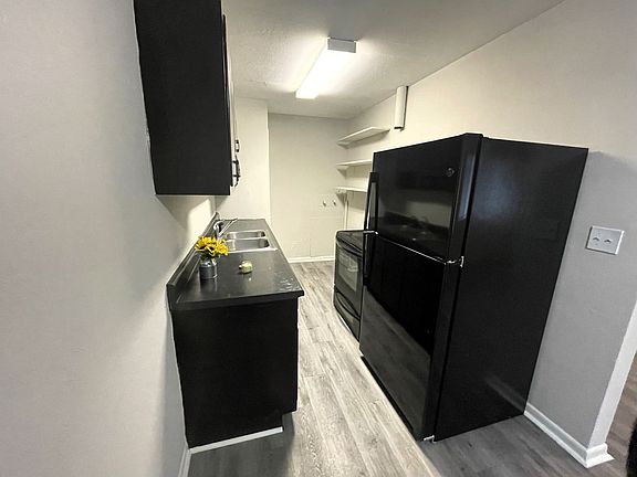 5th image of 36 Harper Ave #0