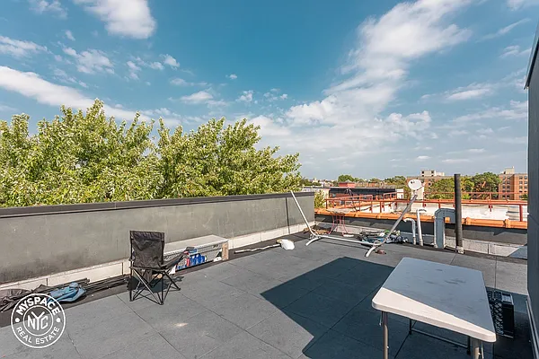 Rented by MySpaceNYC | media 18