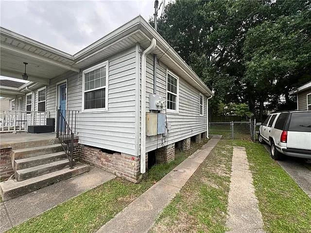 Building Photo - 708 Community St