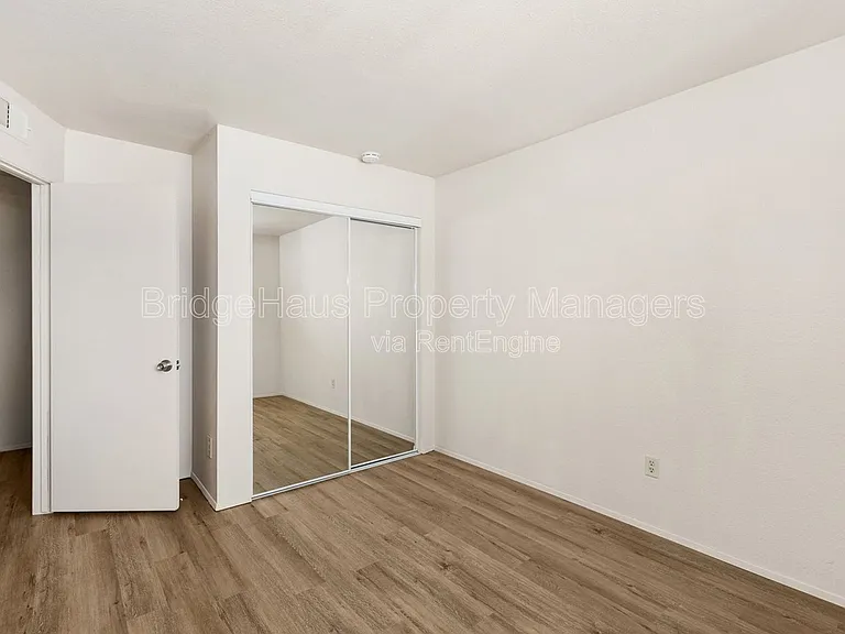 7831 Rancho Fanita Dr #D — Photo 23