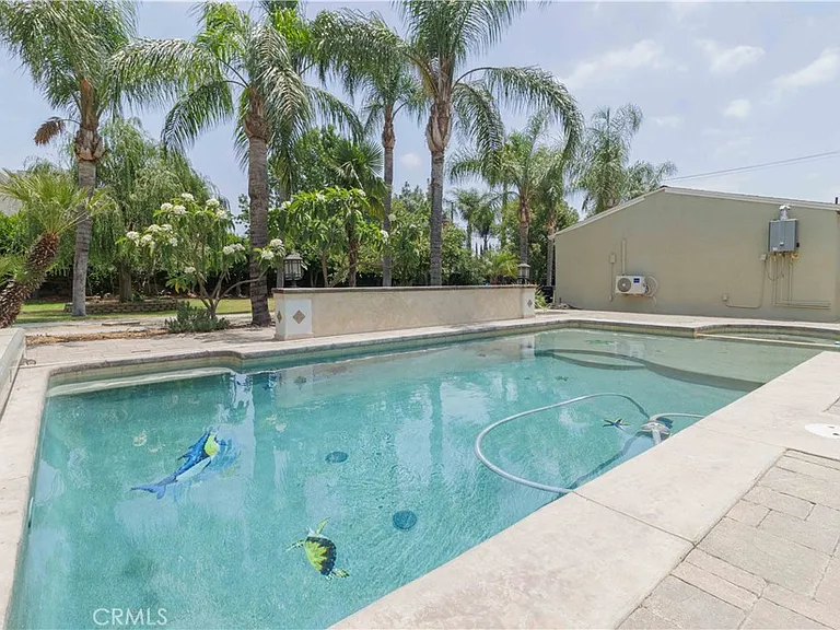 10249 Jurupa Rd — Photo 11