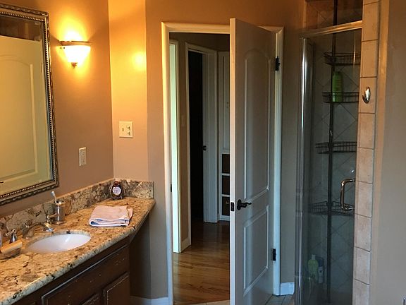 3rd image of 1501 E Alameda Ave