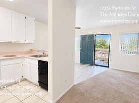12356 Parkside St, Lakeside, CA