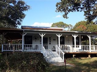2893 Chuckwagon Rd, Luling, TX 78648