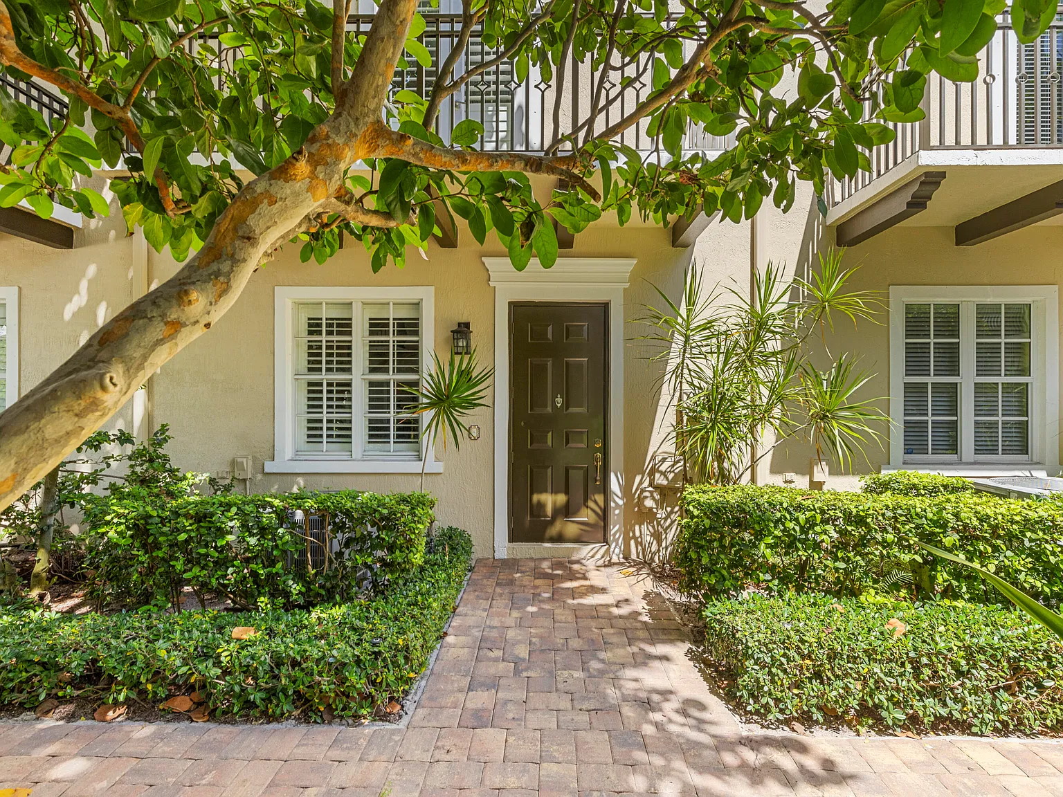3 bed, 3.5 bath, 2000 sqft, $6,000 — Photo 4