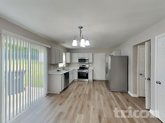 4th image of 310 Winding Canyon Dr