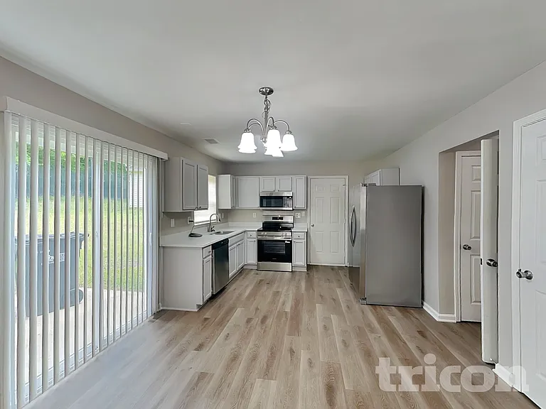 310 Winding Canyon Dr — Photo 4