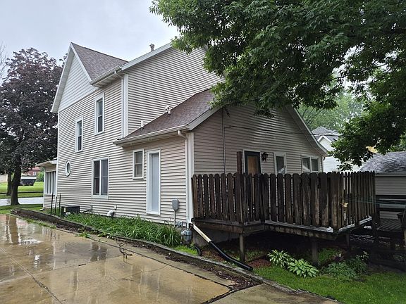 5th image of 218 3rd Ave SE