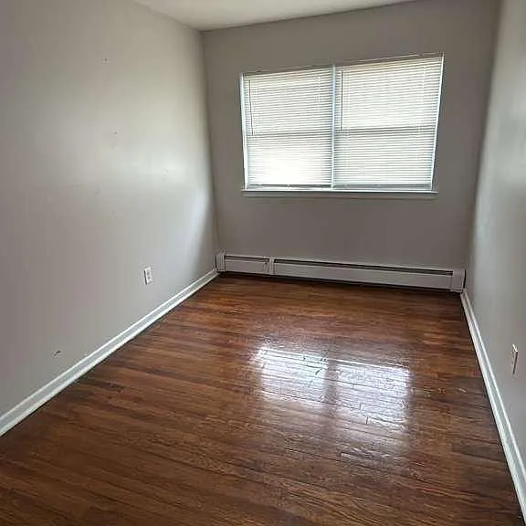 2000-2006 Woodbridge Ave #2004 — Photo 5