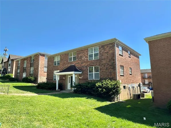 10026 Willdan Dr, Saint Louis, MO 63123