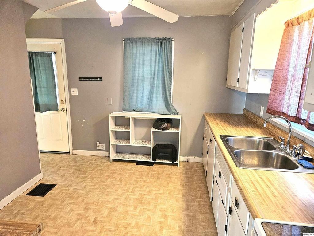 Apartment in Quincy, Adams - More