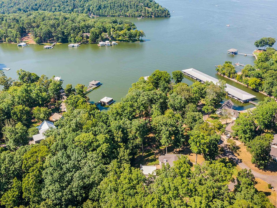 1st image of 775 River Cliff Ln