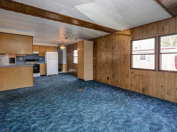 4th image of 1019 Rosewood Dr