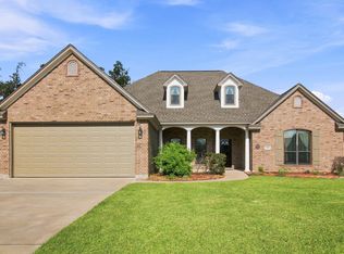 1046 Cardinal Dr, Richwood, TX 77566