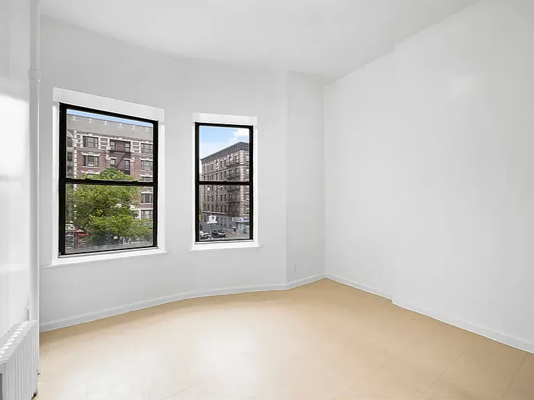 3476 Broadway #3 — Photo 1