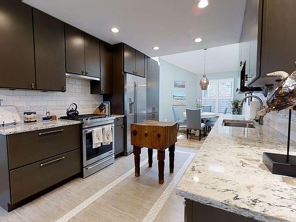 5th image of 654 Harbor Creek Pl