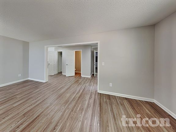 3rd image of 433 Havenbrook Way NW
