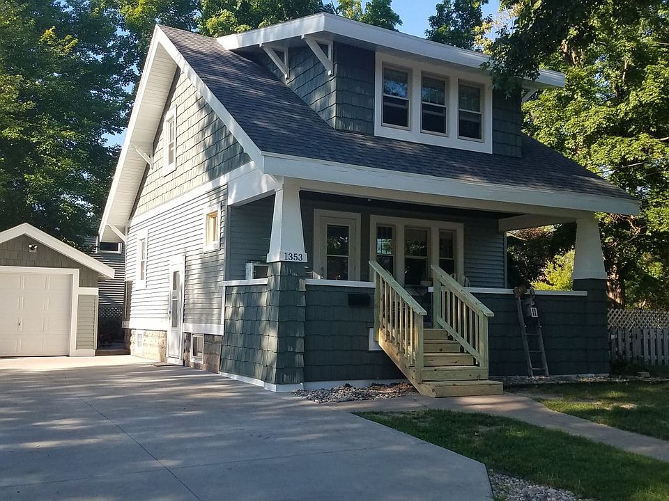 2nd image of 1353 W Rogers Ave