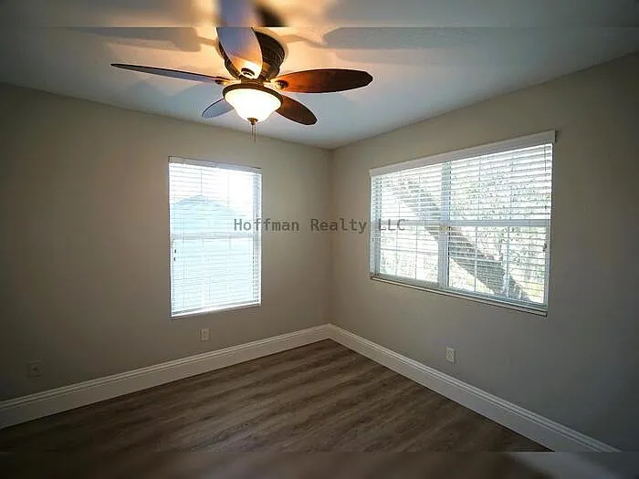 317 W Hanlon St — Photo 25