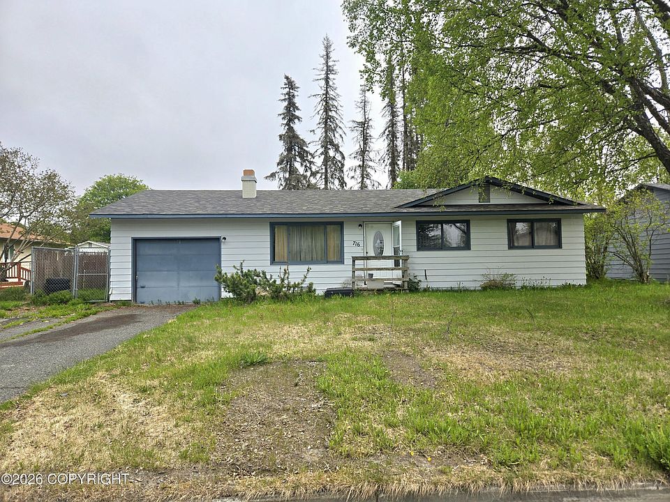 1st image of 716 Cypress Dr