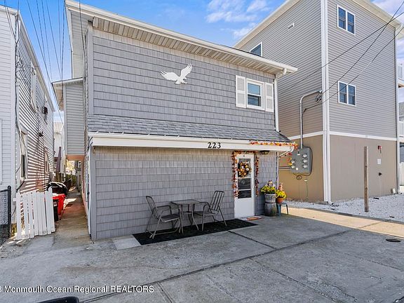 4th image of 223 Hamilton Avenue #4