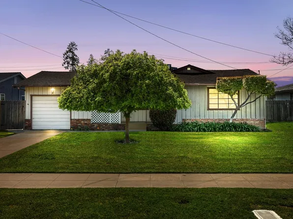 1609 W Hampton Way, Fresno, CA 93705