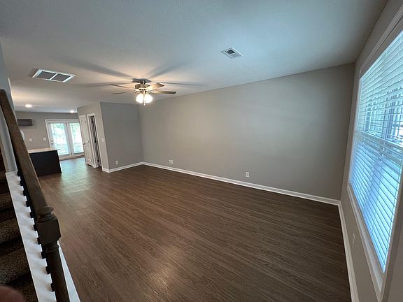 2nd image of 260 Woodland Valley Ln