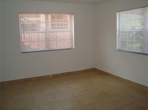 3rd image of 131 Antiquera Ave APT 1