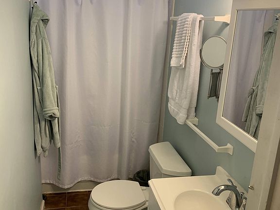 2nd image of 3646 Midvale Ave Floor 1